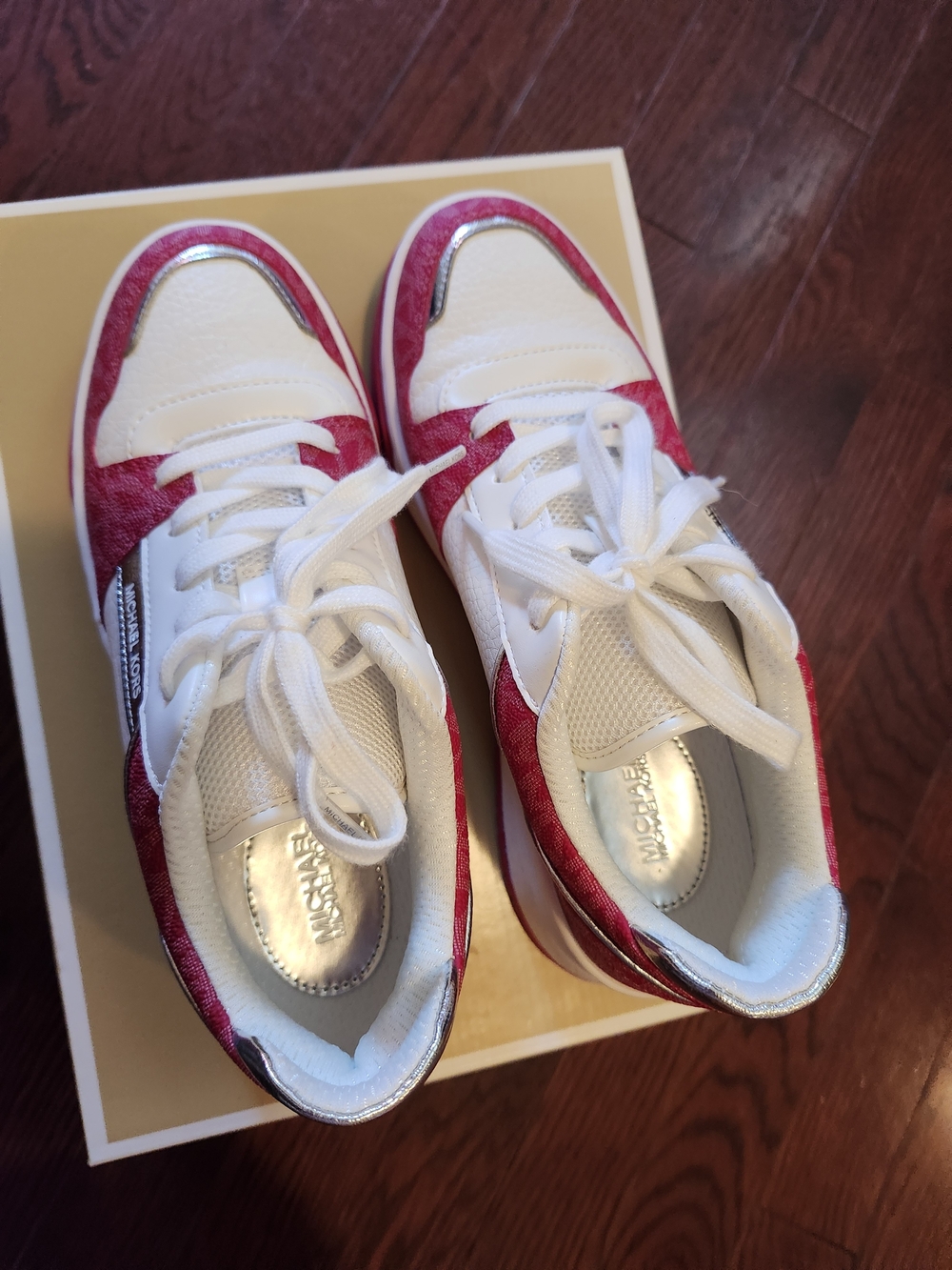 Michael Kors White & Red Logo-Panel Kids Sneakers - Picture 5 of 12